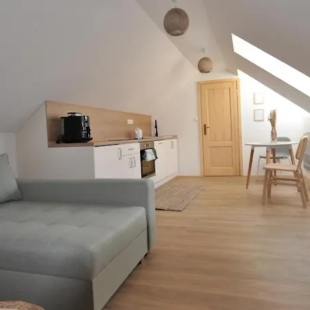شقة Apartman U Zamku بوليس